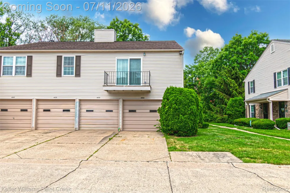 44524 Bunker Hill Drive #112 Clinton Charter Township, MI 48038