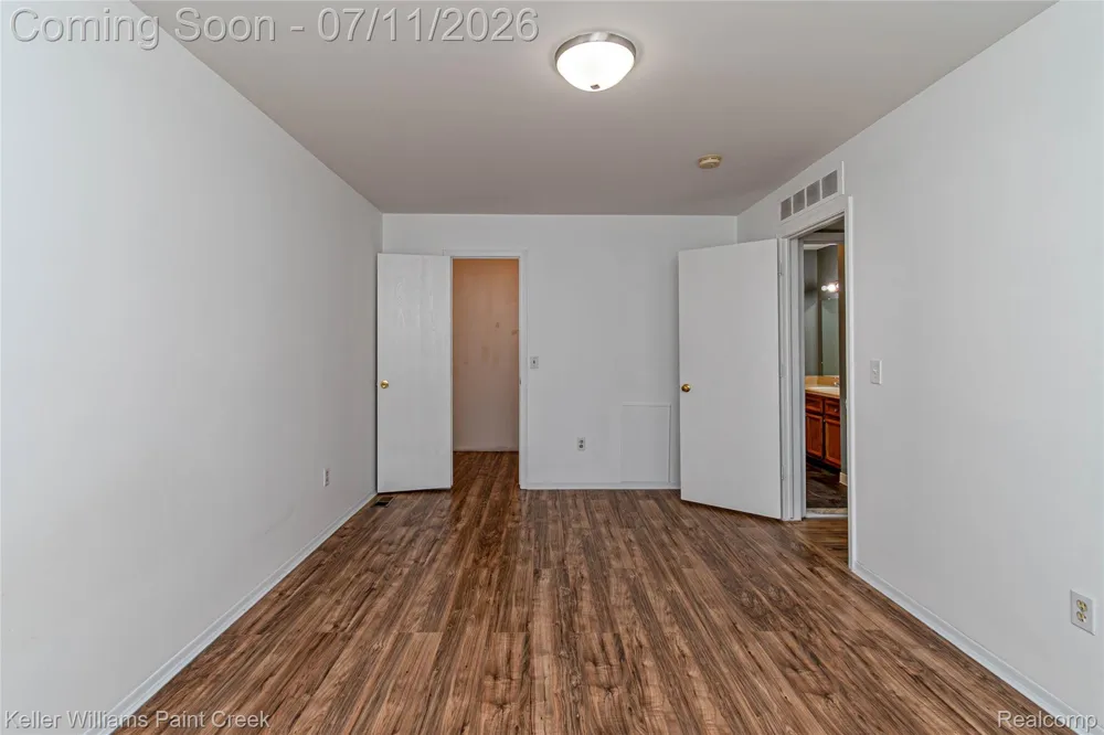 44524 Bunker Hill Drive #112 Clinton Charter Township, MI 48038