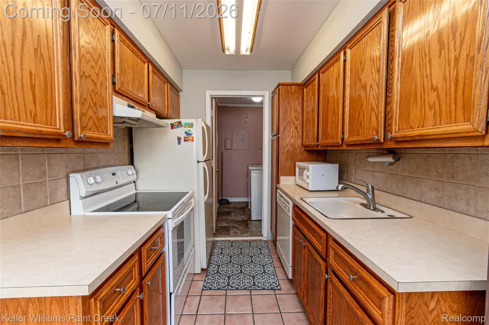 44524 Bunker Hill Drive #112 Clinton Charter Township, MI 48038