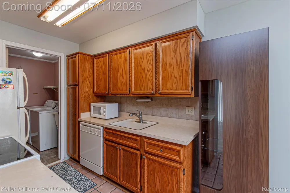 44524 Bunker Hill Drive #112 Clinton Charter Township, MI 48038