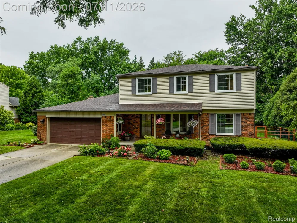 2032 Kristin Drive Troy City, MI 48084