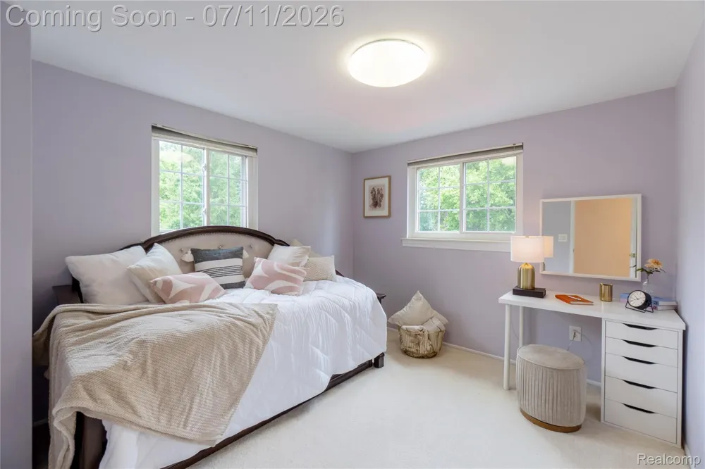2032 Kristin Drive Troy City, MI 48084