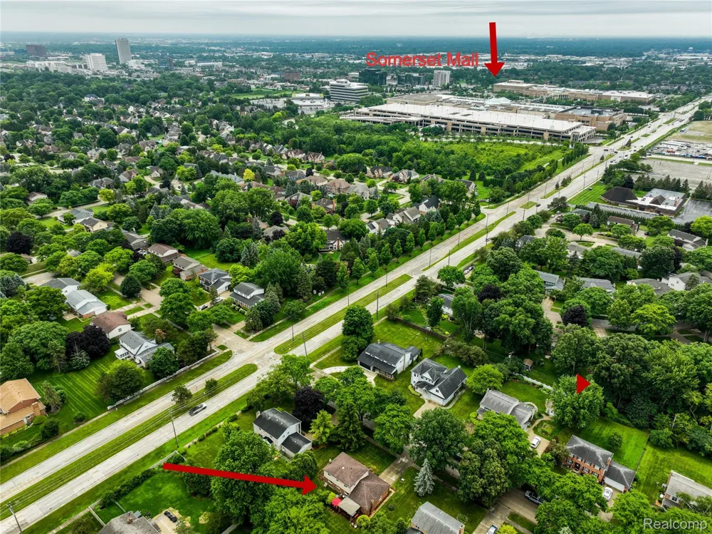 2032 Kristin Drive Troy City, MI 48084