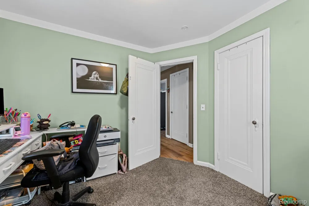 22845 Melrose Avenue Eastpointe City, MI 48021
