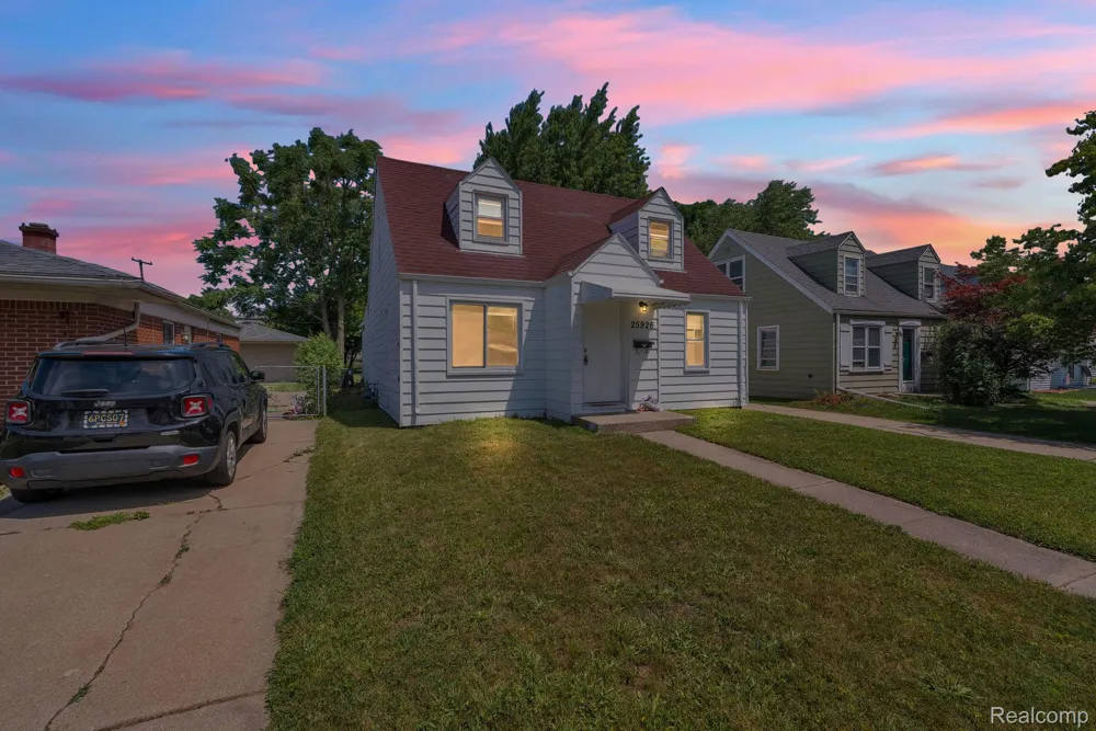 25926 Powers Avenue Dearborn Heights City, MI 48125