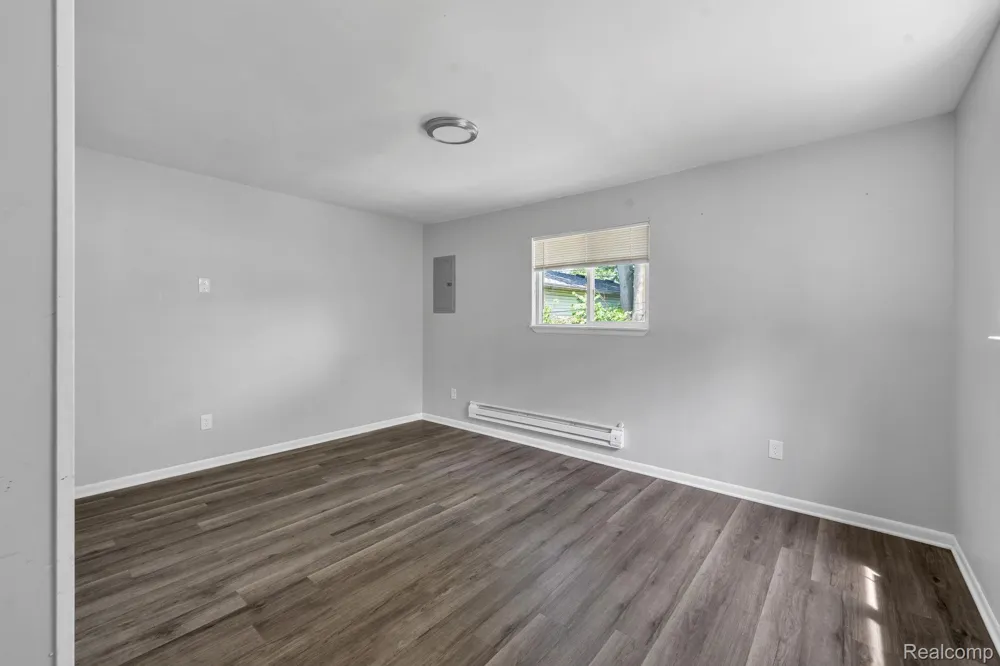 25926 Powers Avenue Dearborn Heights City, MI 48125