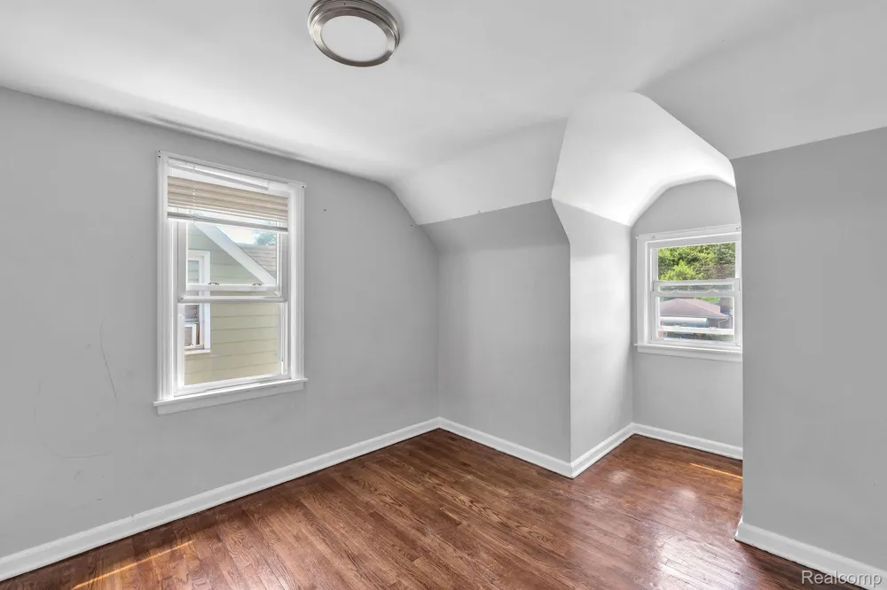 25926 Powers Avenue Dearborn Heights City, MI 48125