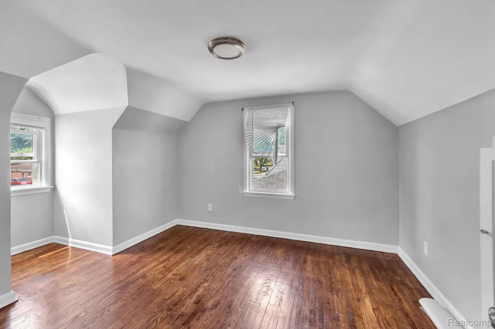 25926 Powers Avenue Dearborn Heights City, MI 48125