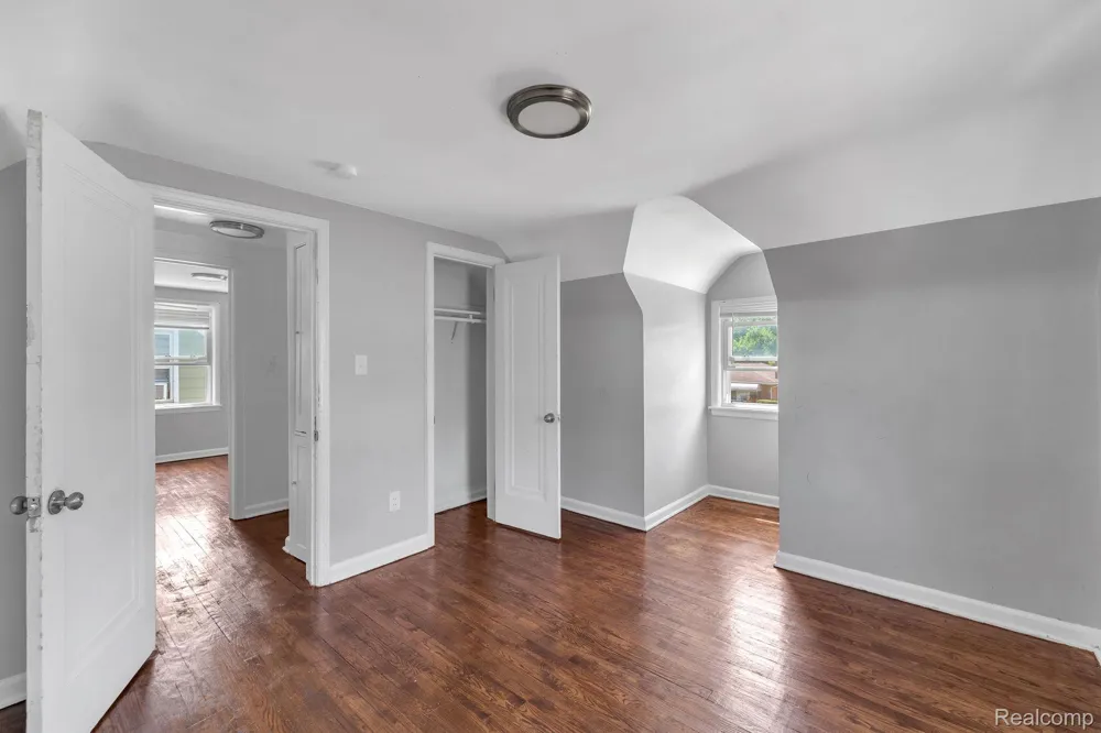 25926 Powers Avenue Dearborn Heights City, MI 48125