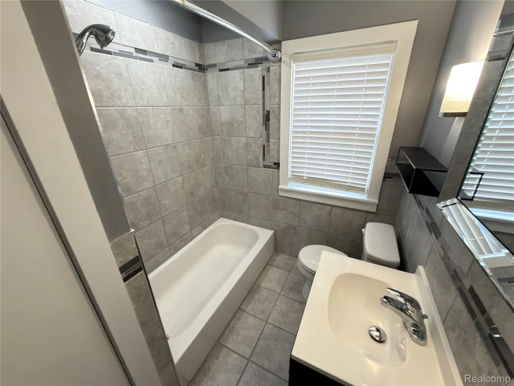 15 FOREST STREET River Rouge City, MI 48218