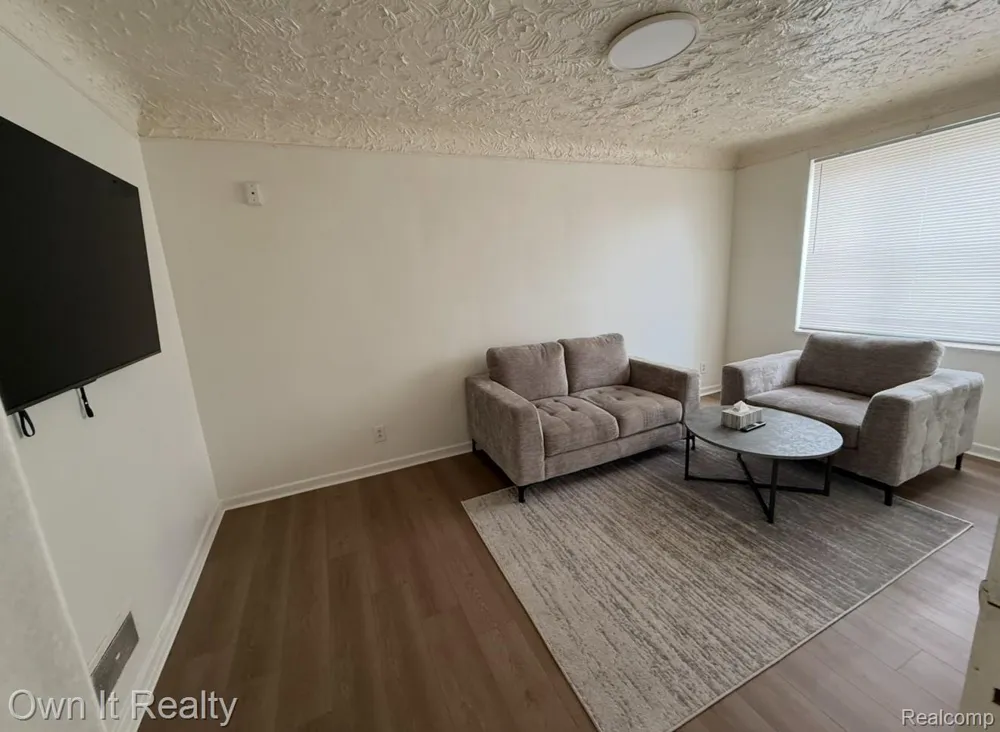 12824 W Warren Avenue #201 Dearborn City, MI 48126
