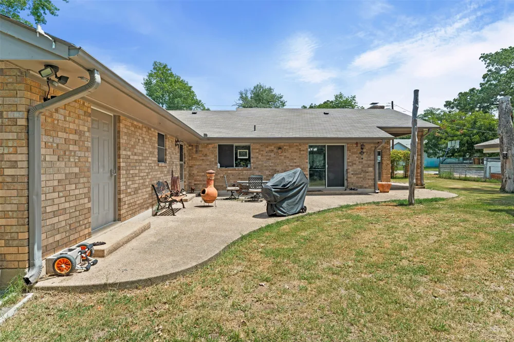 1101 E 19th Street Cameron, TX 76520