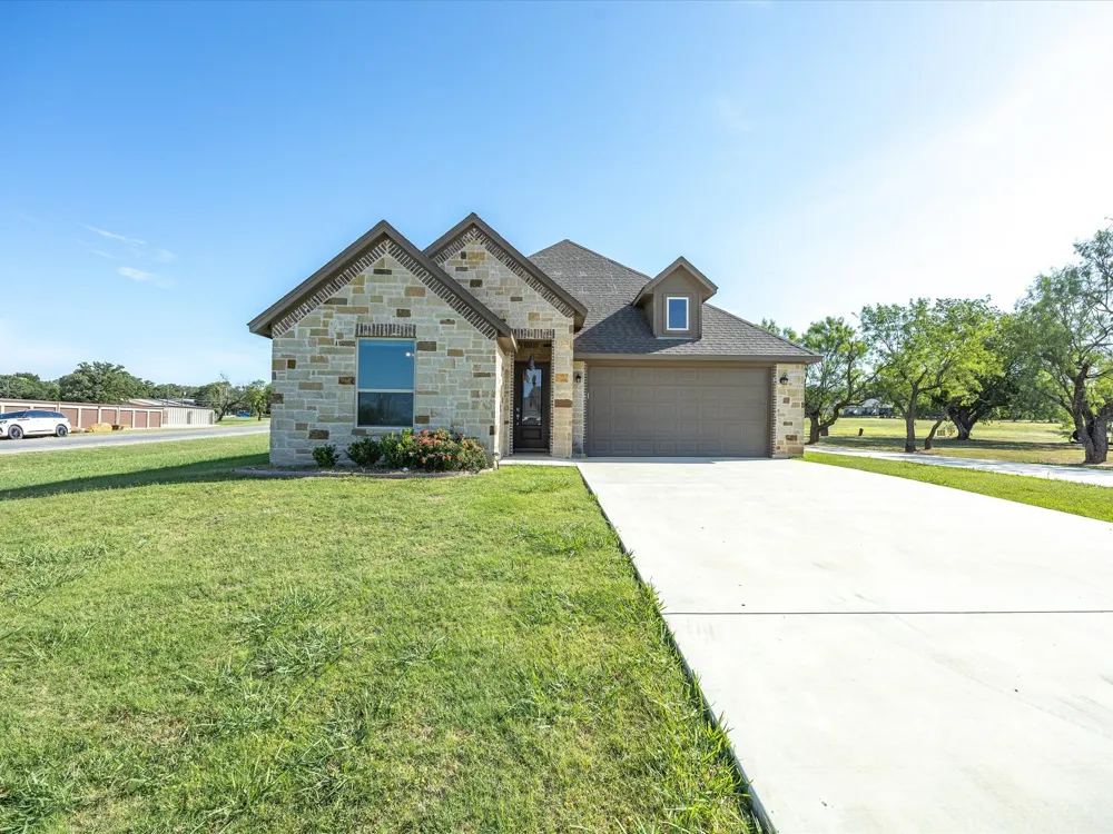 648 Half Moon Way Runaway Bay, TX 76426