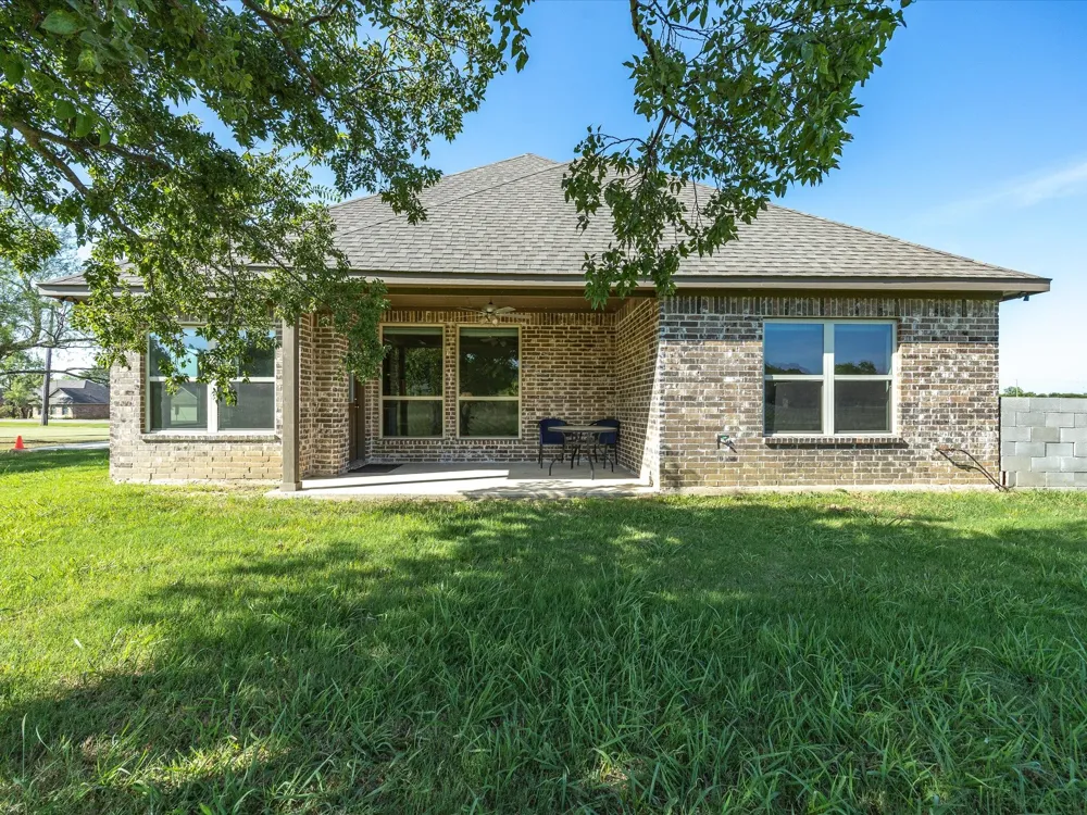 648 Half Moon Way Runaway Bay, TX 76426