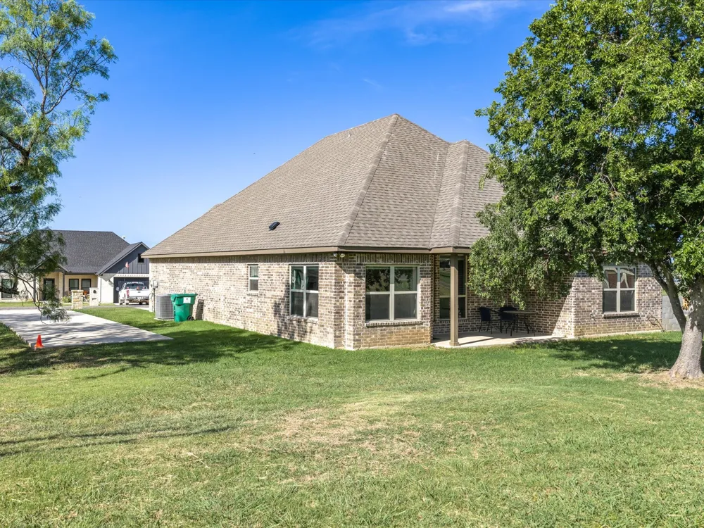 648 Half Moon Way Runaway Bay, TX 76426