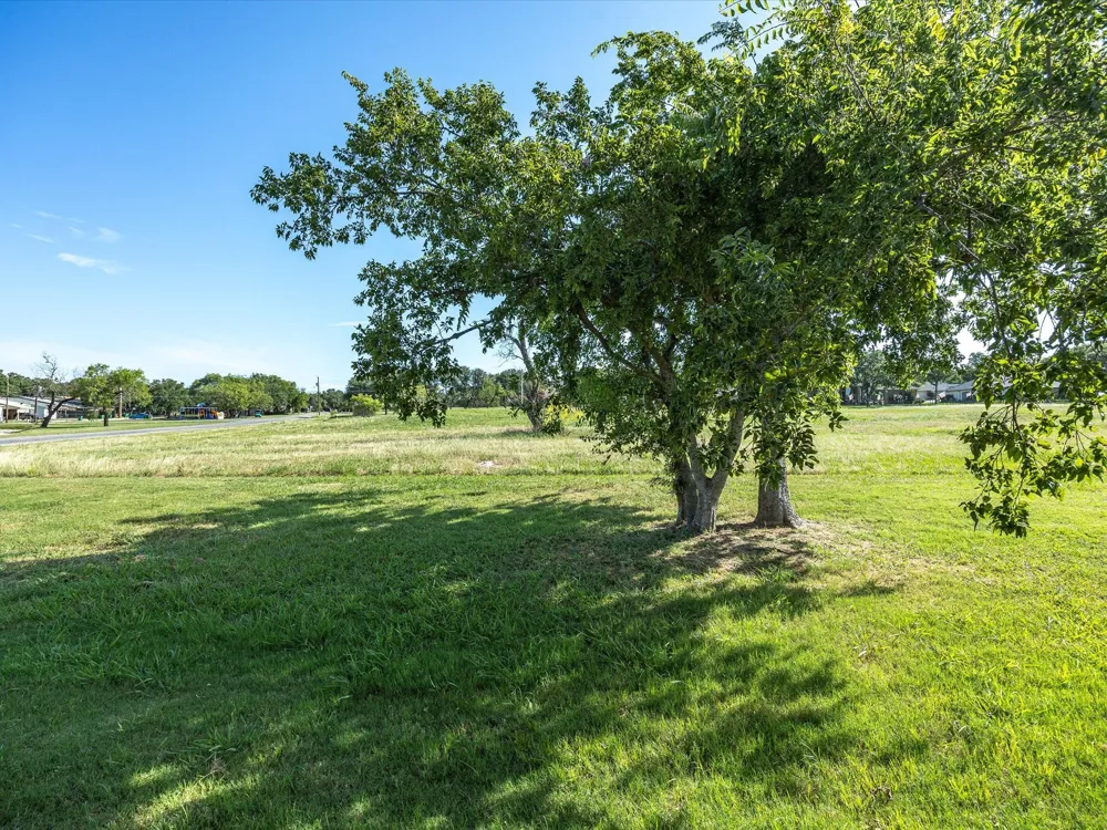 648 Half Moon Way Runaway Bay, TX 76426