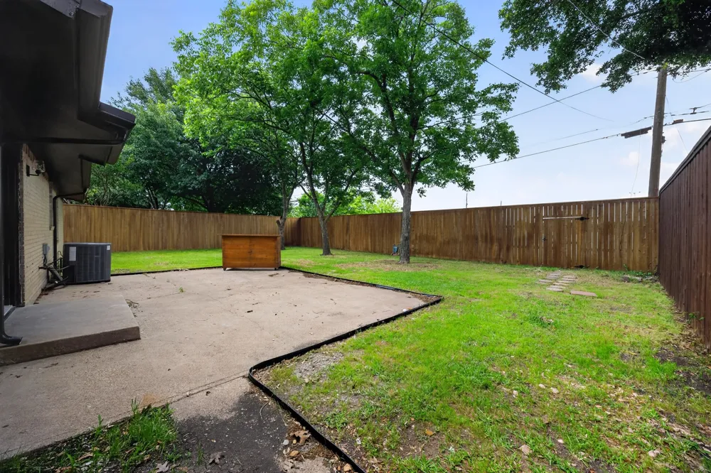 8617 Flicker Lane Dallas, TX 75238