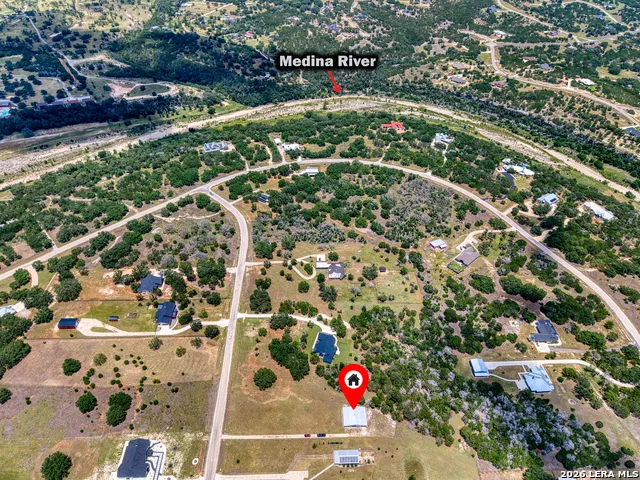 323 Buckskin Trl Bandera, TX 78003