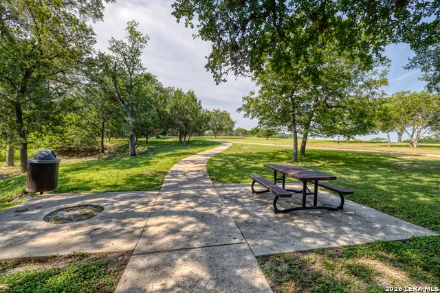 323 Buckskin Trl Bandera, TX 78003