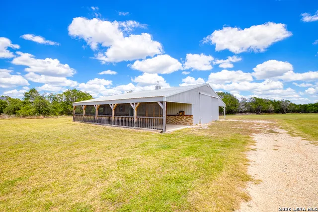 323 Buckskin Trl Bandera, TX 78003