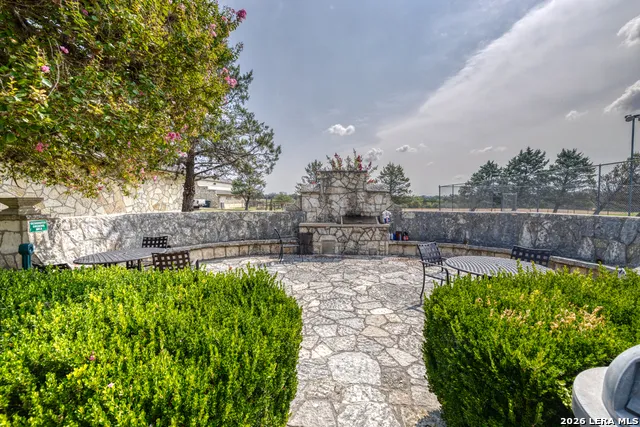 323 Buckskin Trl Bandera, TX 78003