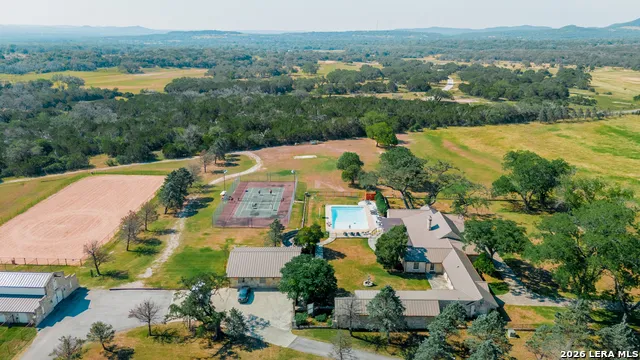 323 Buckskin Trl Bandera, TX 78003