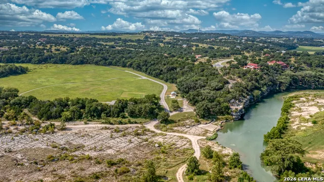 323 Buckskin Trl Bandera, TX 78003