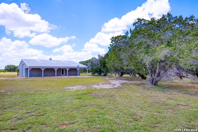 323 Buckskin Trl Bandera, TX 78003