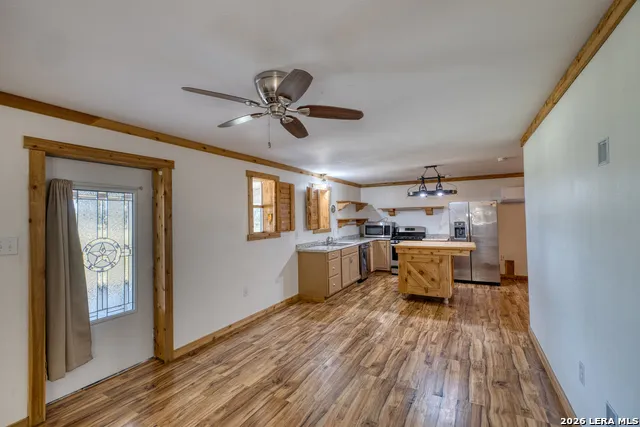 323 Buckskin Trl Bandera, TX 78003