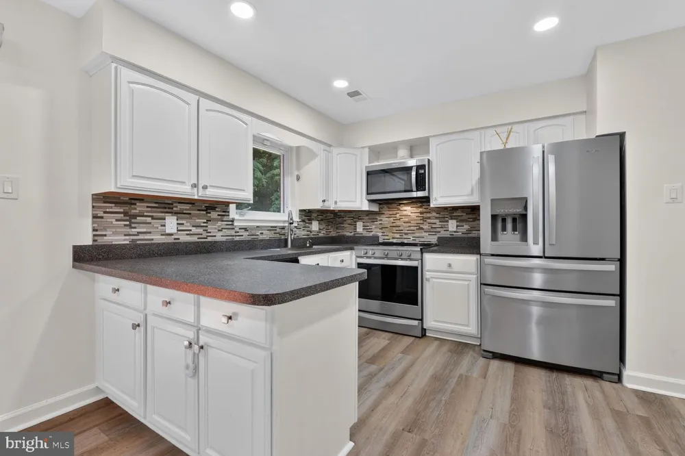 2986 BORGE STREET Oakton, VA 22124