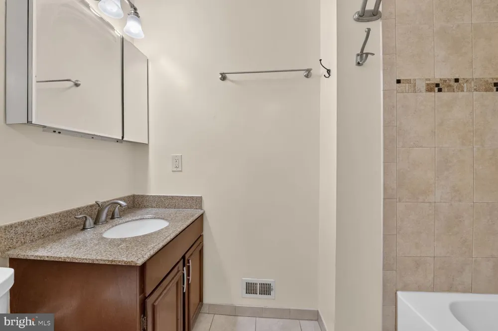 2986 BORGE STREET Oakton, VA 22124