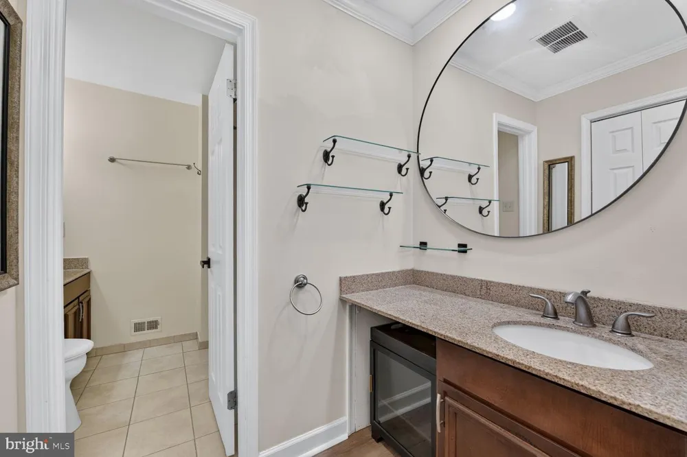 2986 BORGE STREET Oakton, VA 22124