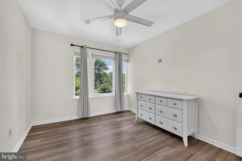 2986 BORGE STREET Oakton, VA 22124