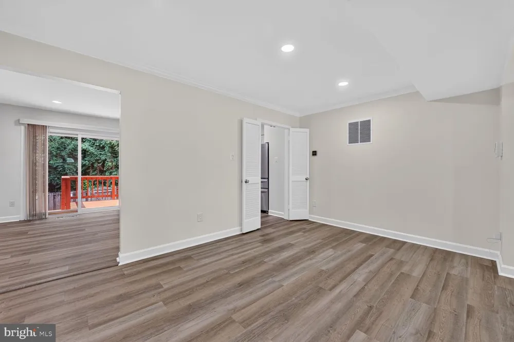 2986 BORGE STREET Oakton, VA 22124