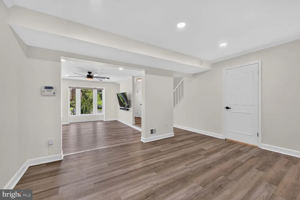 2986 BORGE STREET Oakton, VA 22124