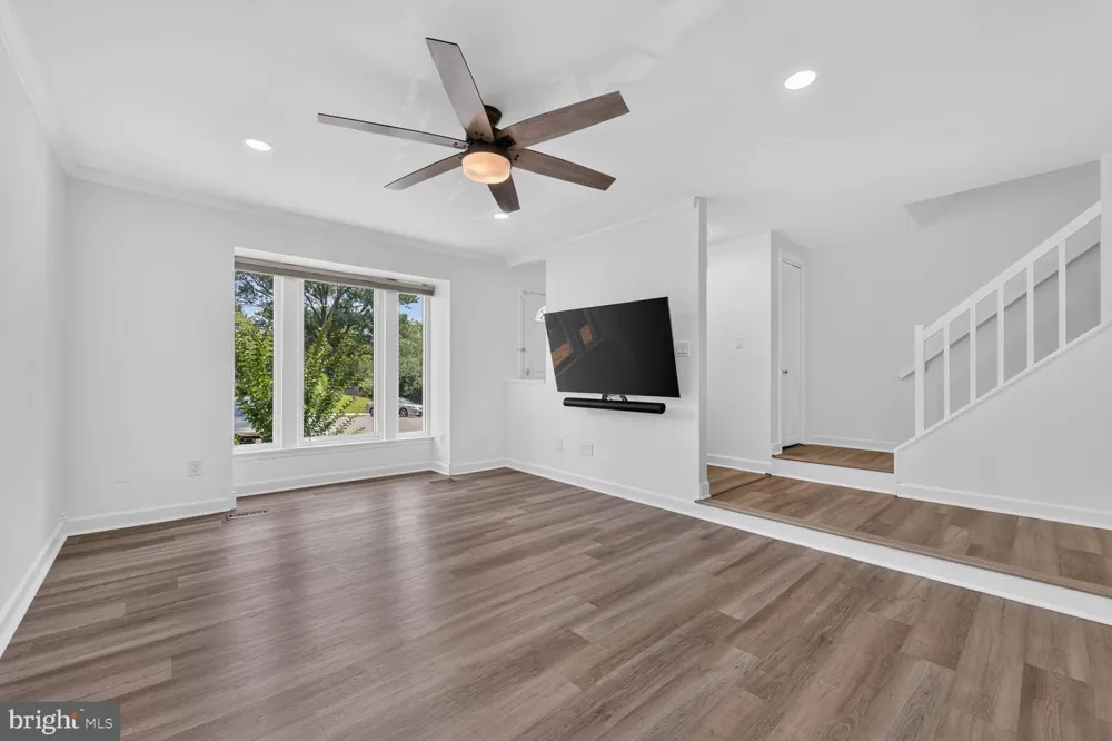 2986 BORGE STREET Oakton, VA 22124