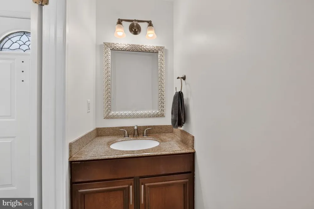 2986 BORGE STREET Oakton, VA 22124
