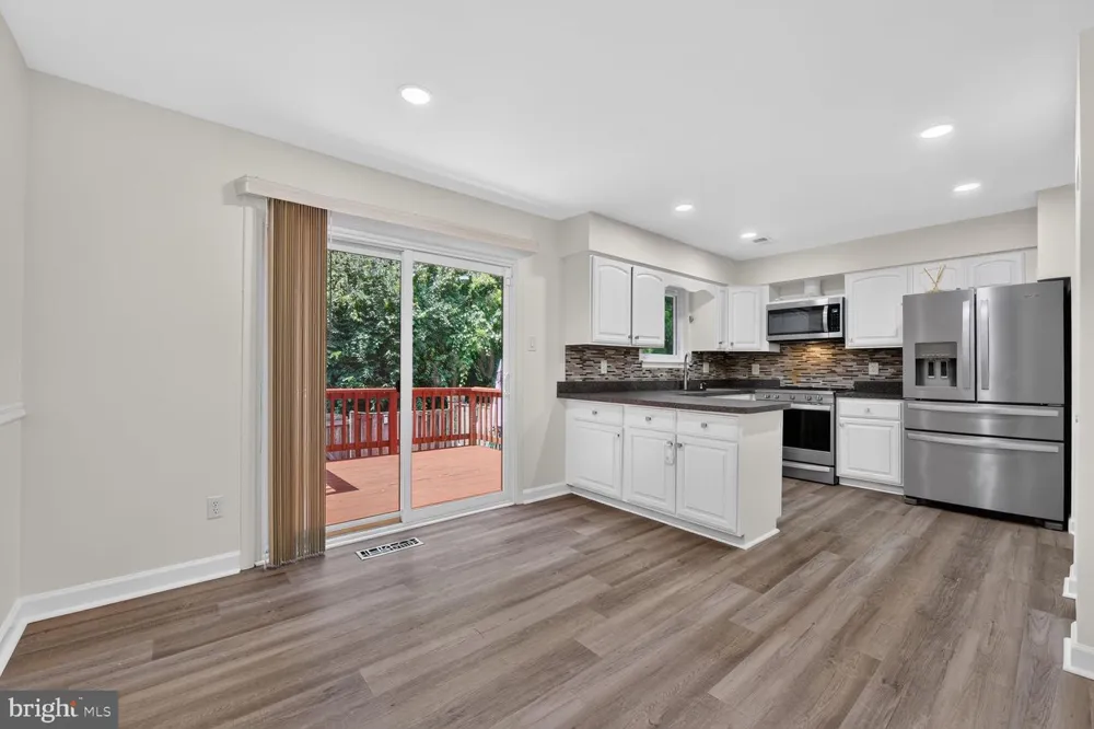 2986 BORGE STREET Oakton, VA 22124