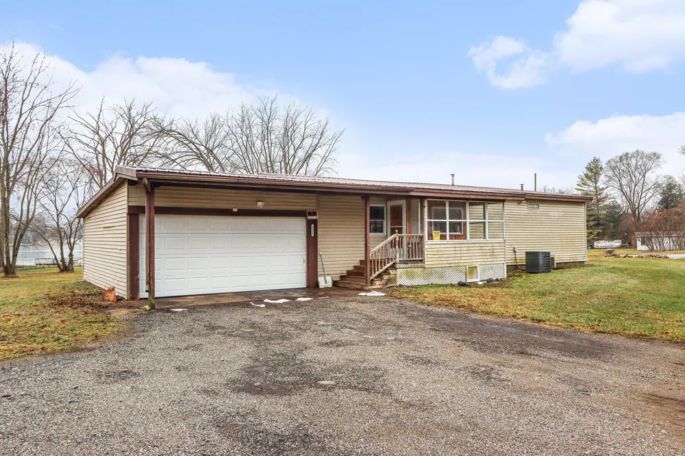 1121 Heights Drive Colon, MI 49040