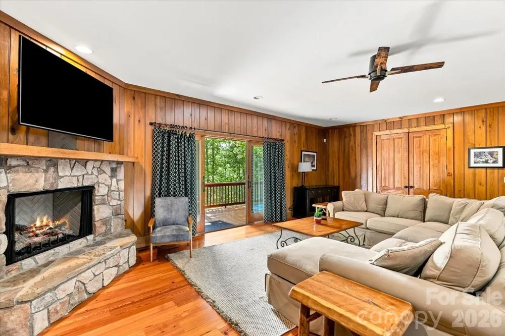 317 Von Trapp Lane Tuckasegee, NC 28783