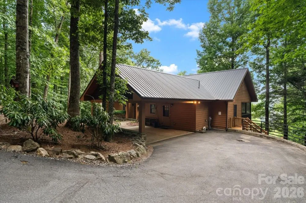 317 Von Trapp Lane Tuckasegee, NC 28783