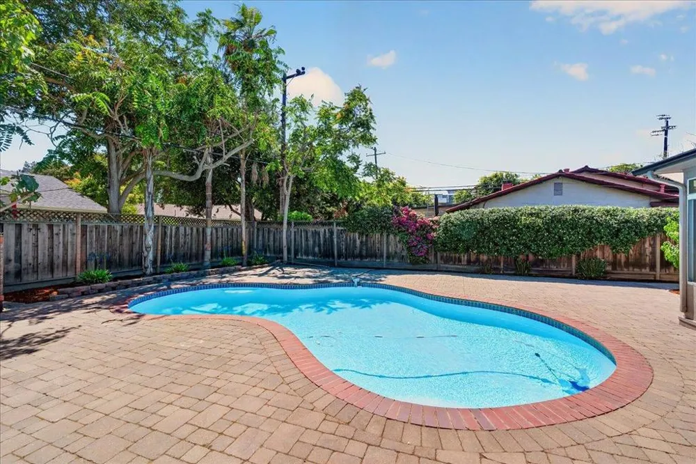 2130 Roenoke Way San Jose, CA 95128