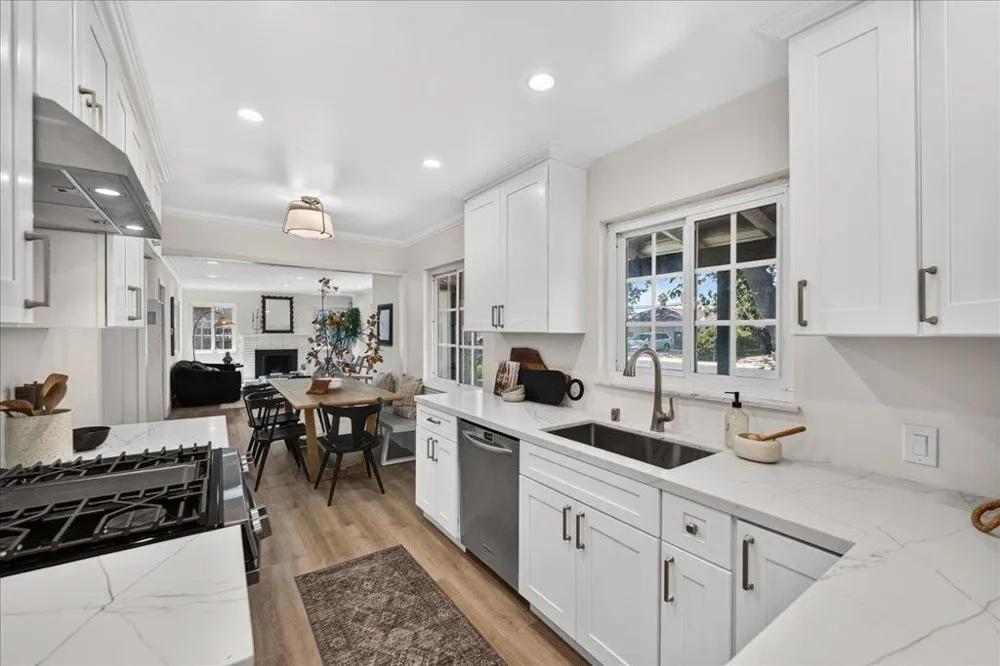 2130 Roenoke Way San Jose, CA 95128