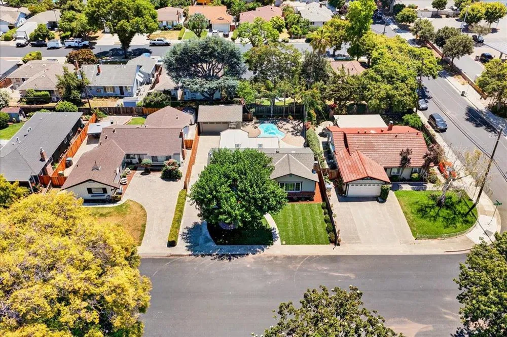 2130 Roenoke Way San Jose, CA 95128
