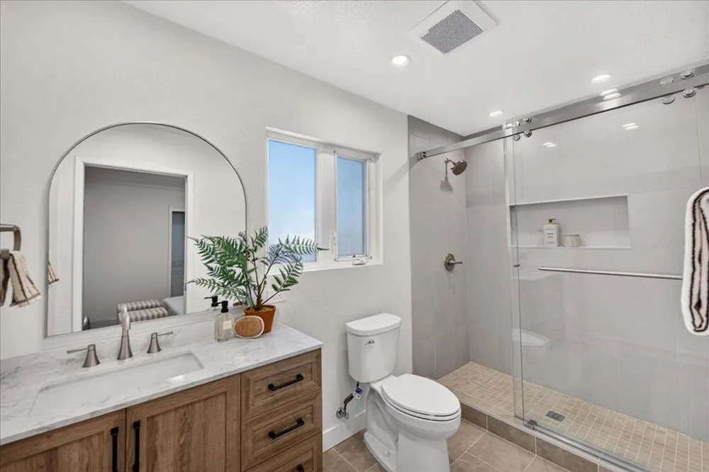2130 Roenoke Way San Jose, CA 95128