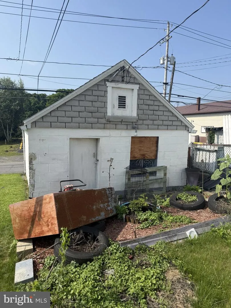 549 CHESTNUT STREET Kulpmont, PA 17834