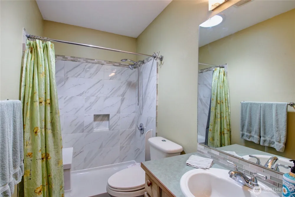 5208 213th Place SW Mountlake Terrace, WA 98043