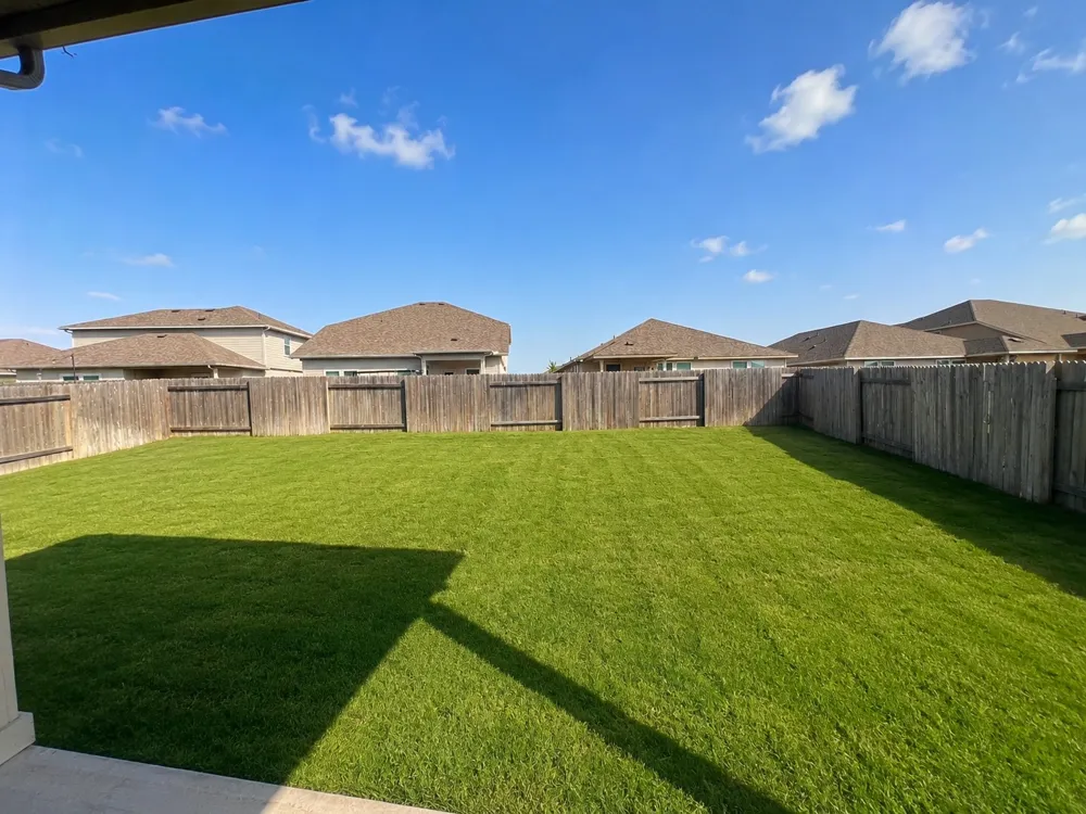 17613 Pepperwood Cove Manor, TX 78653