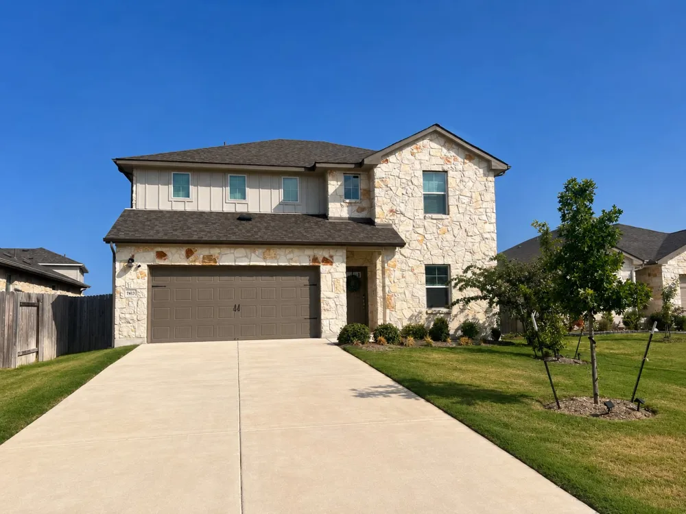17613 Pepperwood Cove Manor, TX 78653
