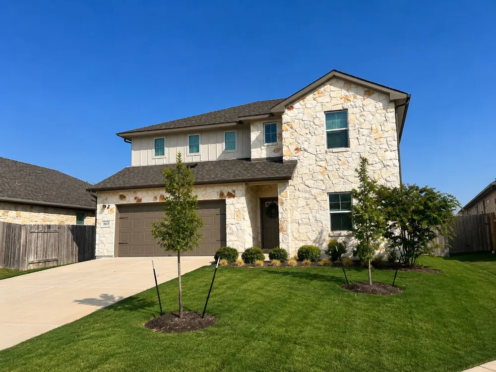 17613 Pepperwood Cove Manor, TX 78653